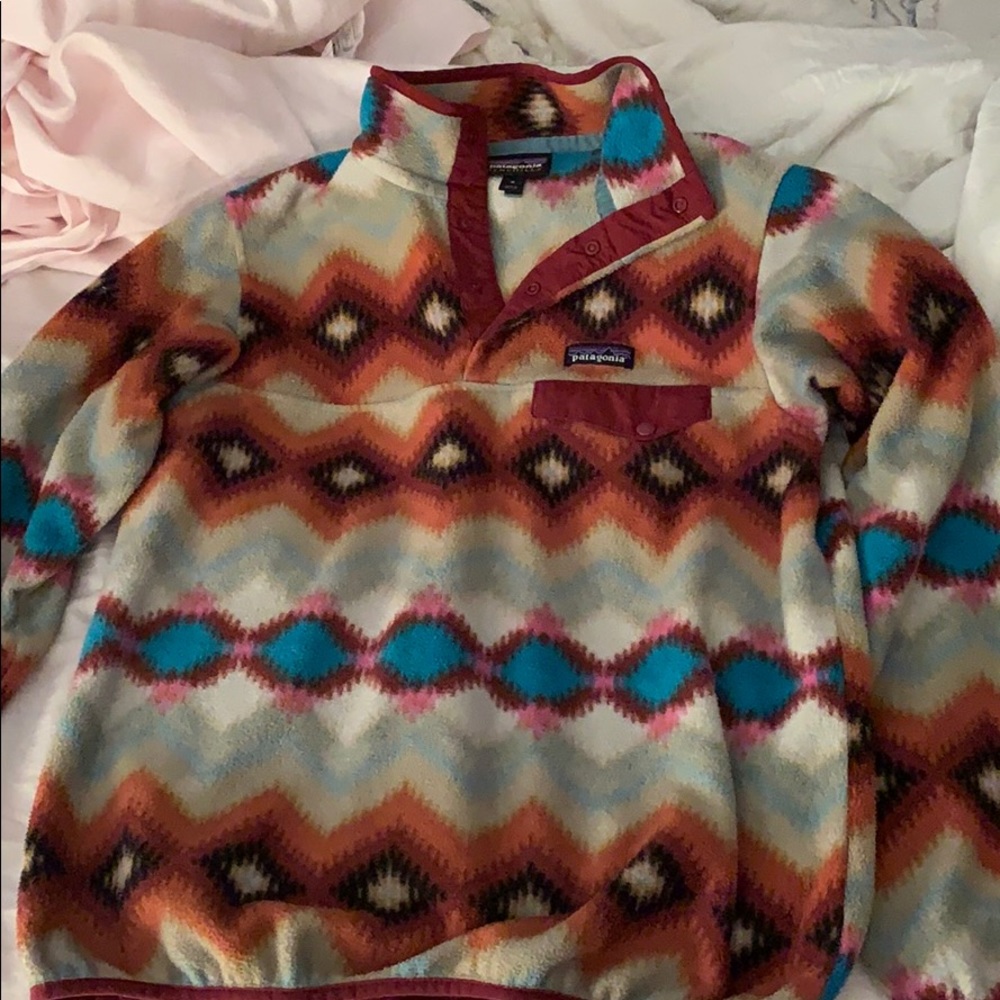 Women’s Patagonia pullover size medium